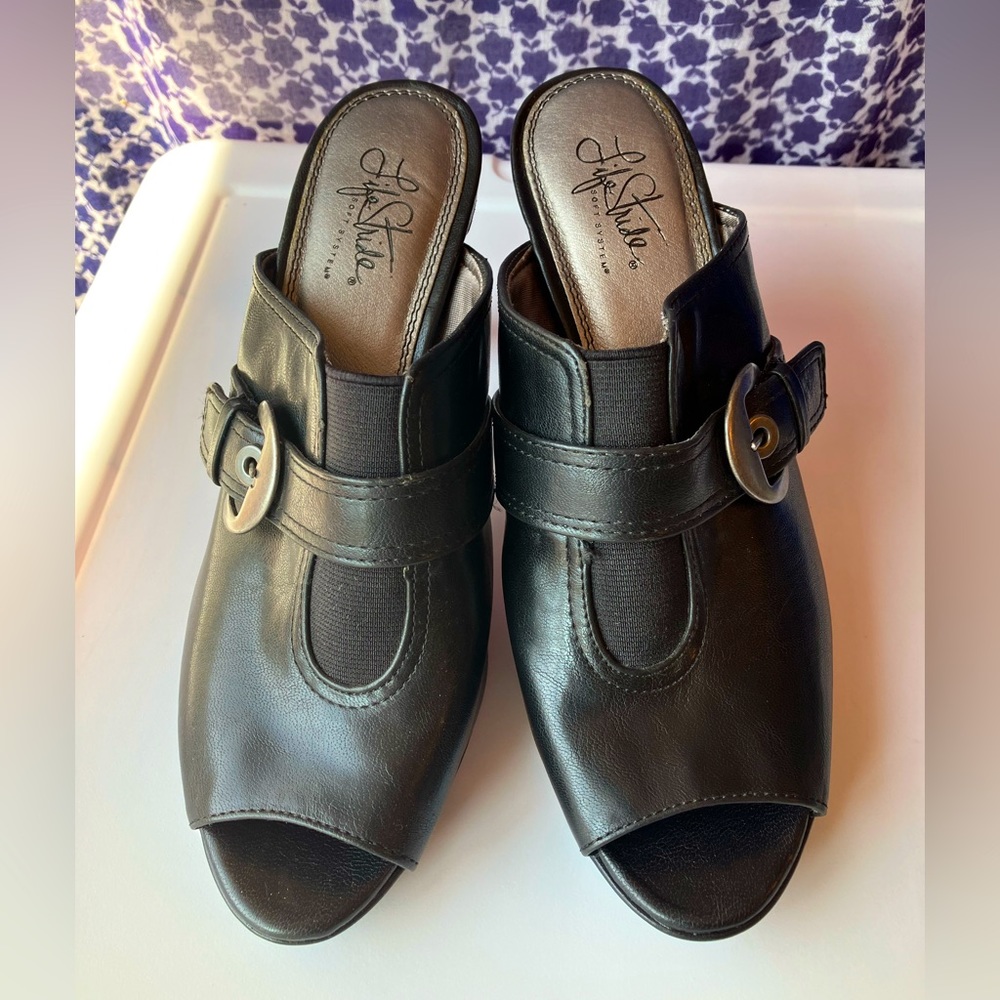 Life Stride soft system VEGA black leather peep toe high heeled slip on mules 9